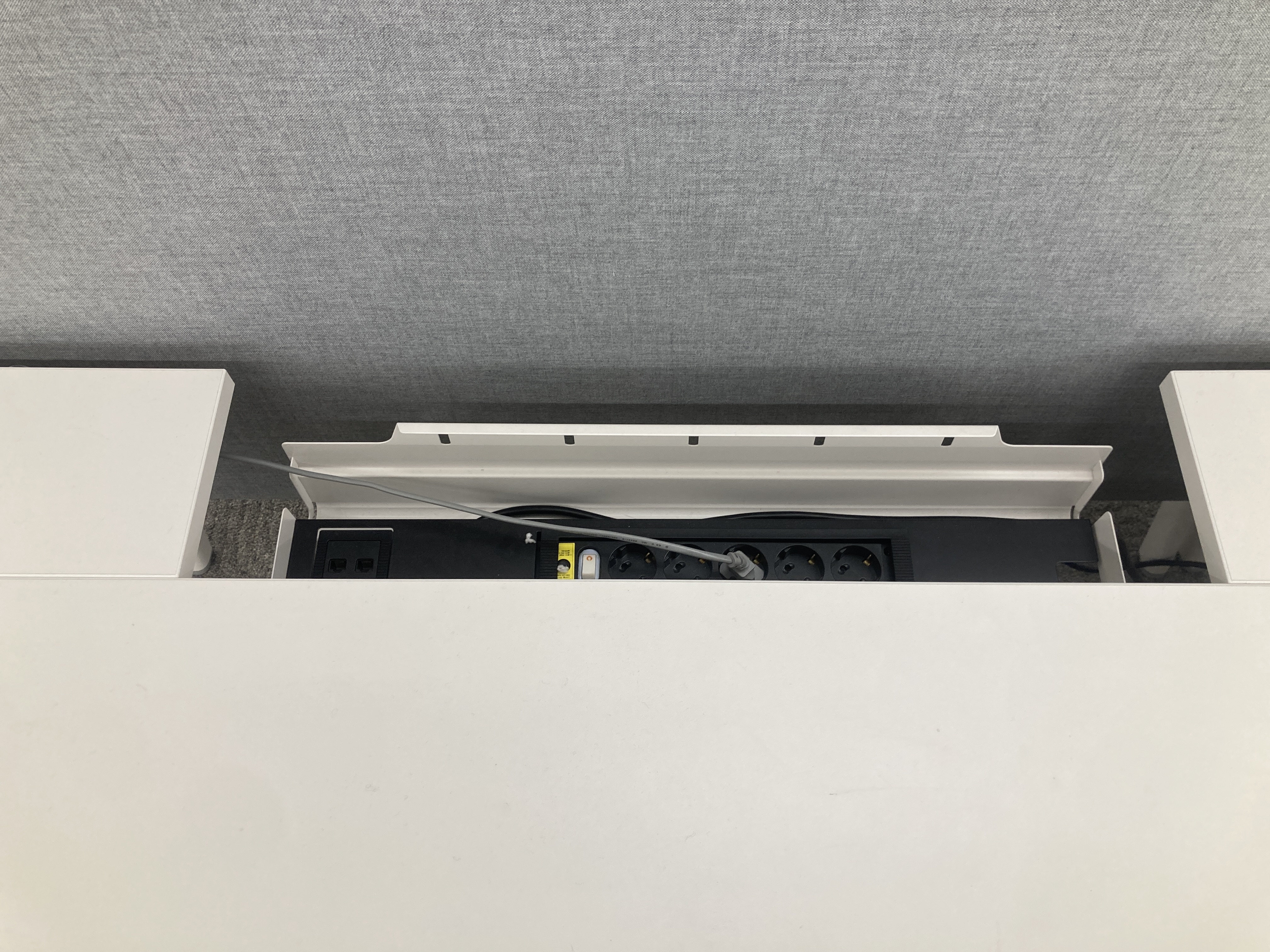 퍼시스 인에이블1400 책상[서랍,받침대포함]FDD014NN