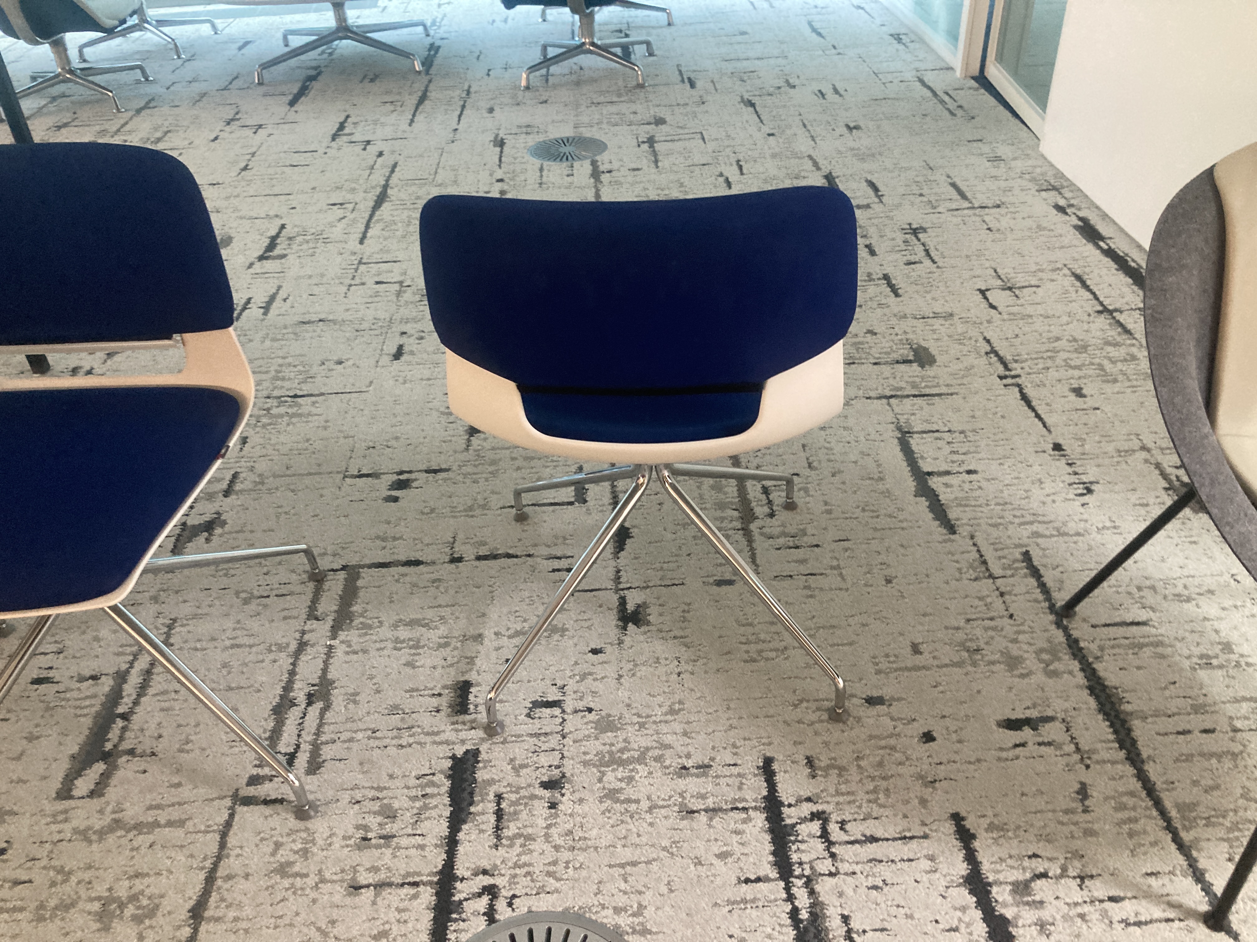 퍼시스 버튼 회의의자[럭스타입(360도회전가능)