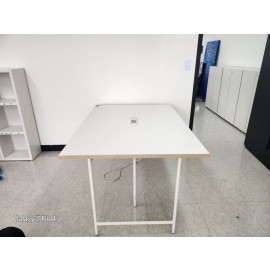 데스커 1400*1000 콘센트형테이블-예약