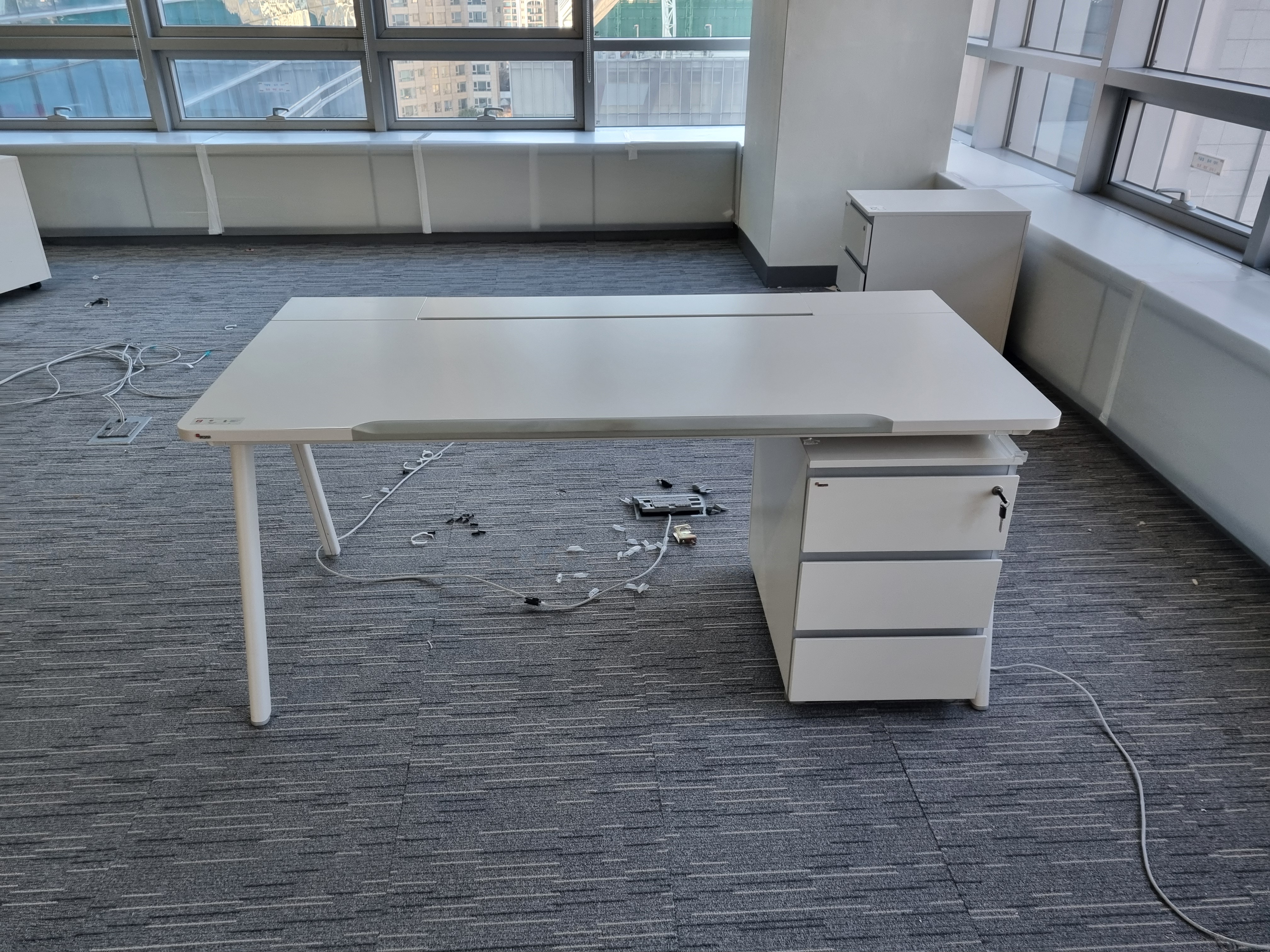 퍼시스 인에이블 1600덕트형책상[서랍포함]FDD016NN